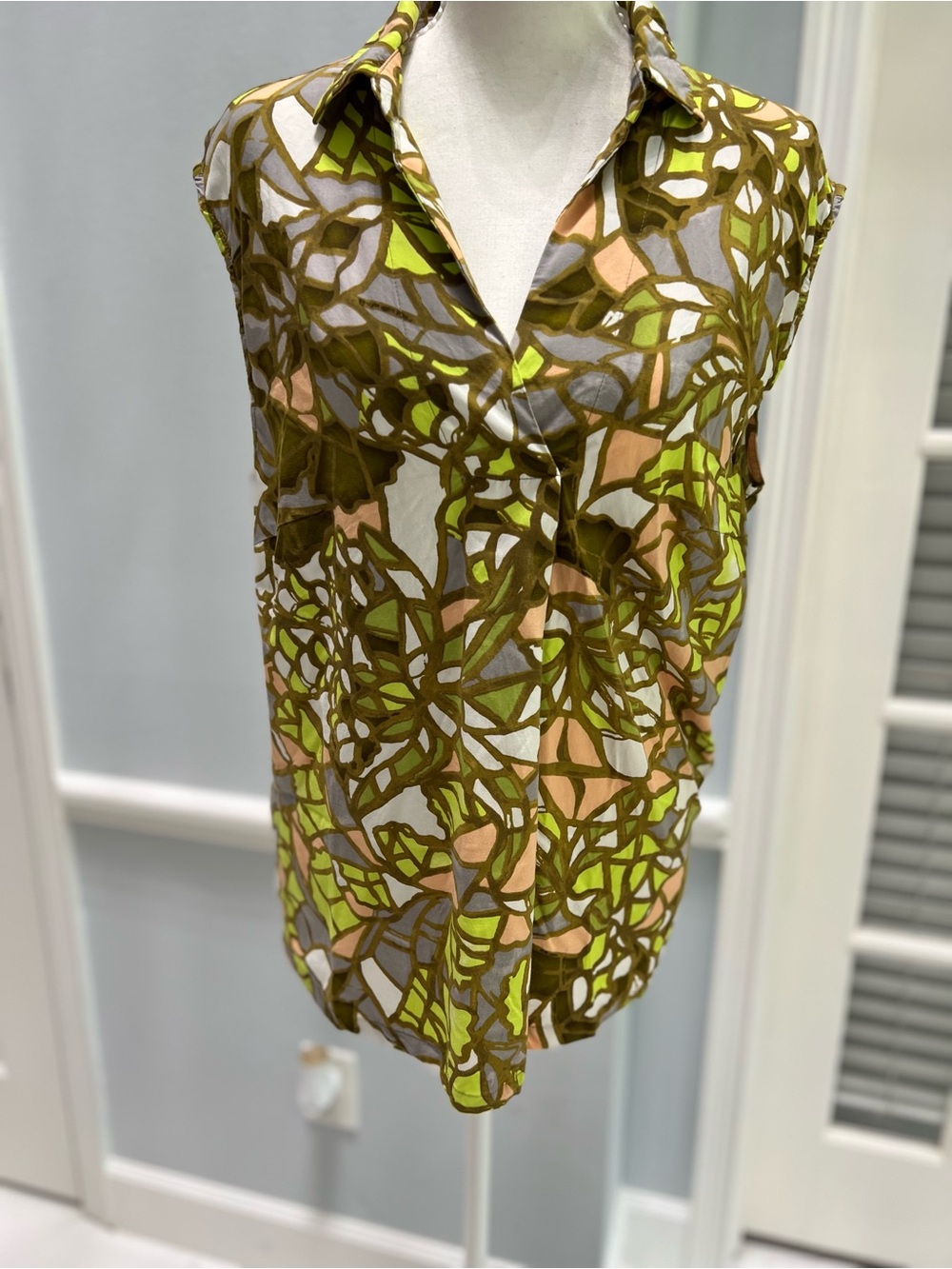 Luxzuz One Two sleeveless abstract-print blouse, size M.